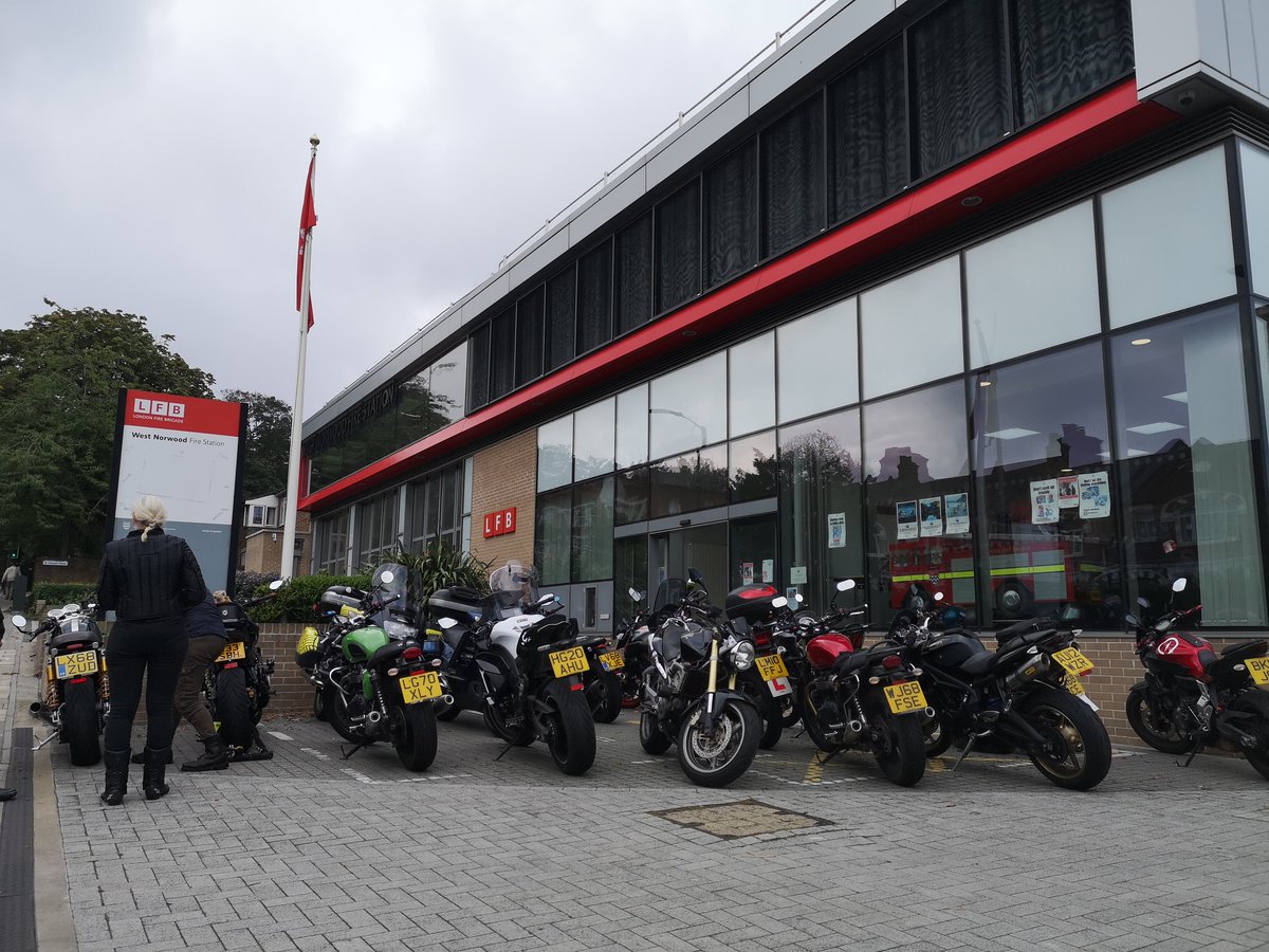 Great morning with <a href="/LondonFire/">London Fire Brigade</a> at #westnorwood Station, doing @bikerdown training. Highly recommended. Thanks guys
