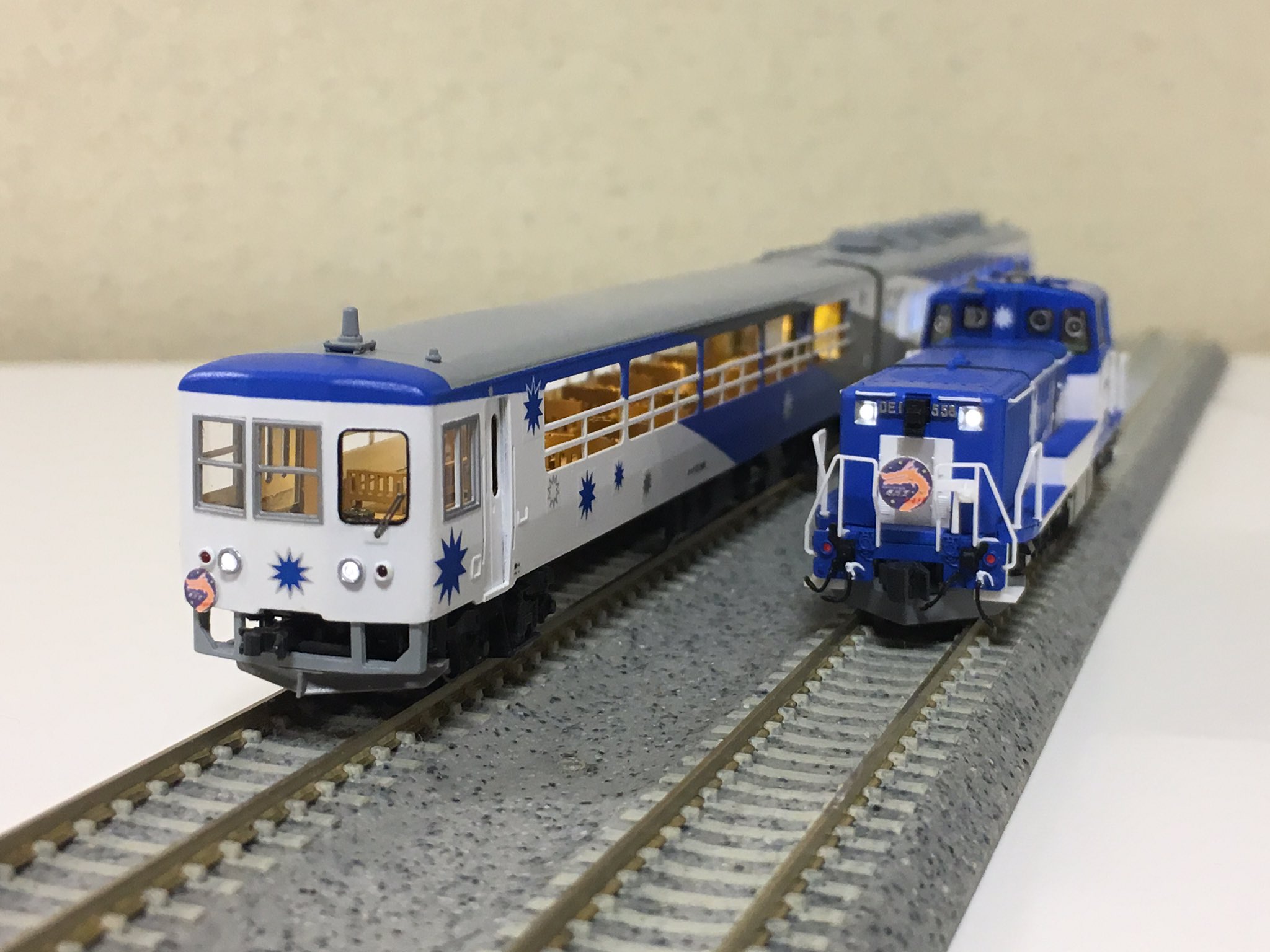 JR西日本「奥出雲おろち号」DE10+12系客車2両 音羽工房金属