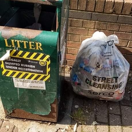 Litterwatch1's tweet photo. An early #Sunday stroll around the neighbourhood has seen Jo remove another 2 bags of #litter off the streets of #Tipton #thankyousomuch #adoptastreet #walkingonsunshine #keepsandwellclean @KeepBritainTidy @SercoESUK @sandwellcouncil https://t.co/7Jv0lOsuVY
