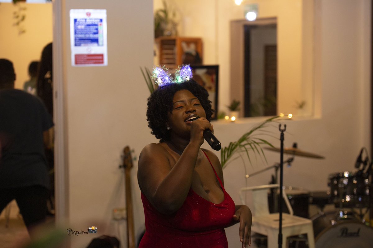 ᴇꜱꜱ ᴛʜᴇᴇ ʟᴇɢᴇɴᴅ 🍷 tweet media