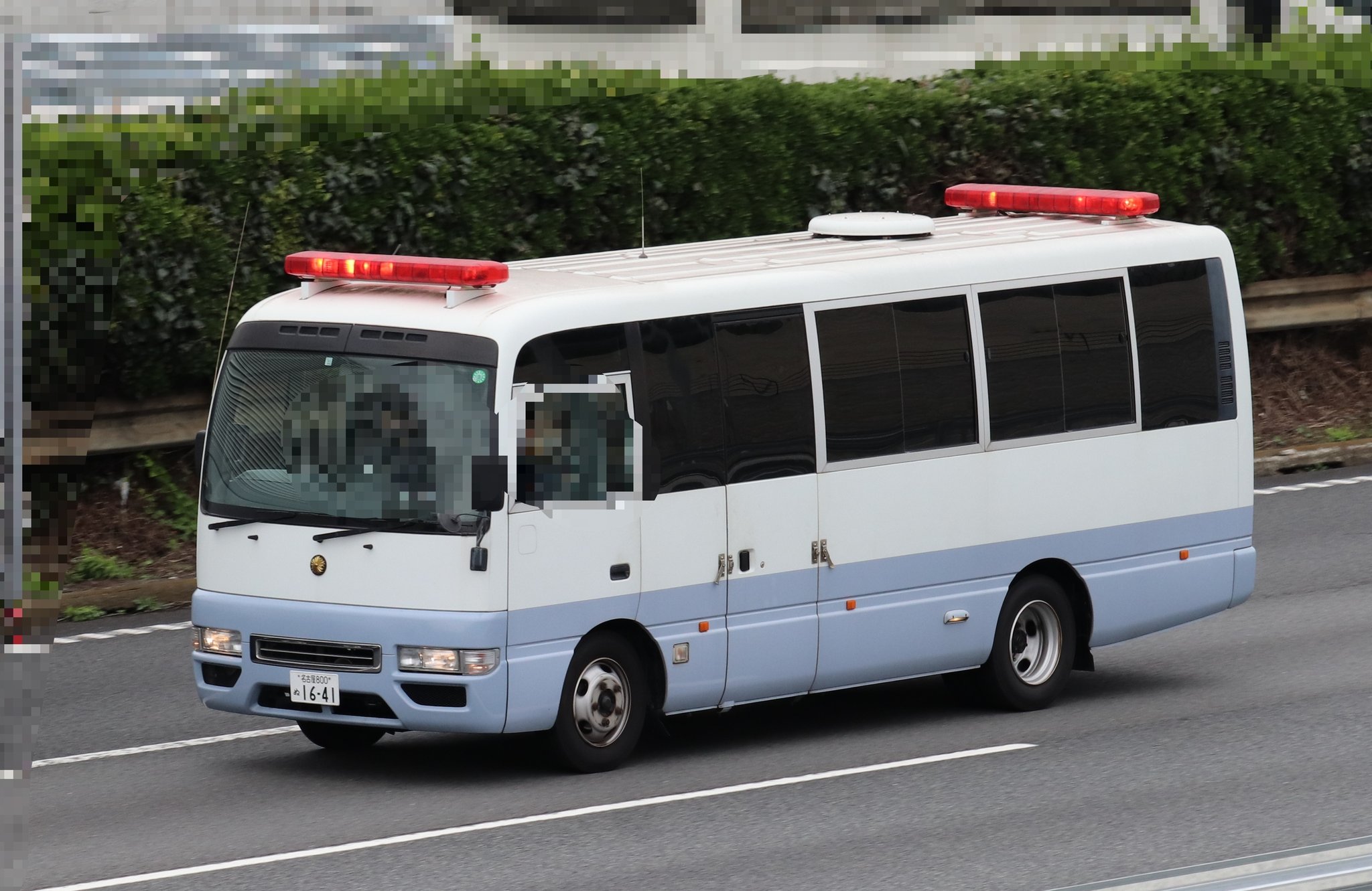 北九機動撮影 神奈川県内の東名高速道路にて撮影 愛知県警察 シビリアン 中型護送車 パラリンピック閉会式翌日に東名高速 沿いにて張り込みするも 圏央道の存在を忘れていて 府中宿舎展開部隊の帰還を撮影出来ず 翌日は伊勢原付近に張り込み場所を