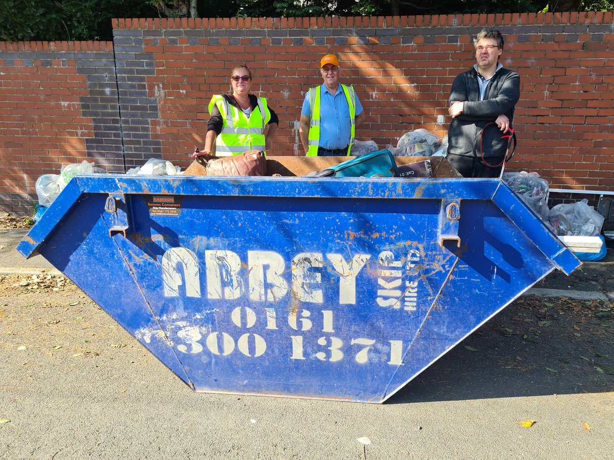 Farooq4East's tweet photo. Fantastic community effort with #keepburyclean today on and around Fir Street litter picking.
Huge thanks to @AbbeySkipHire for the skip.
#communityspirit #LetsDoIt @BuryNorthLabour @CllrGavinMcGill @BuryCouncil https://t.co/lgAMi1fLBf