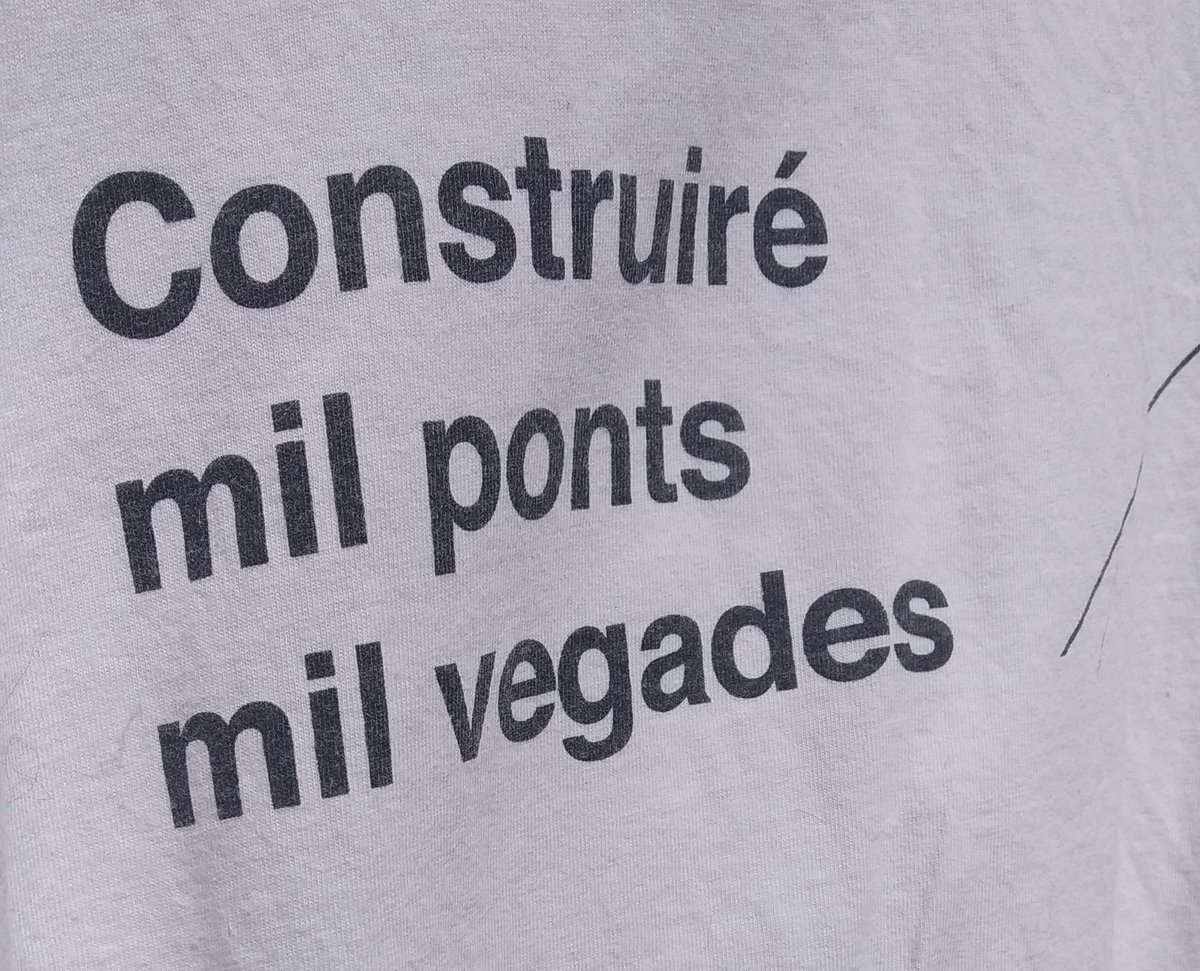 Les llengües són una oportunitat, ens acosten a altres cultures i altres formes d'entendre el món.

Construïm ponts, tombem murs.

#DiaEuropeuDeLesLlengües