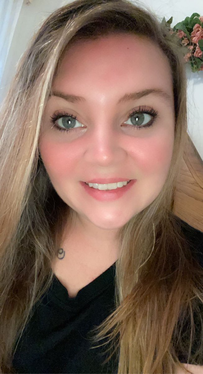 TaylorUsry2's tweet photo. It’s just one of those days we’re you just don’t wanna put makeup on and let your face breath..
But I always gotta have my mascara
#makeupless #barefaced #stillbeauitful #nomakeup #itsoktonotwearmakeup #positivevibes #alwaysloveyourself 💕 https://t.co/Hel52Q2X3D