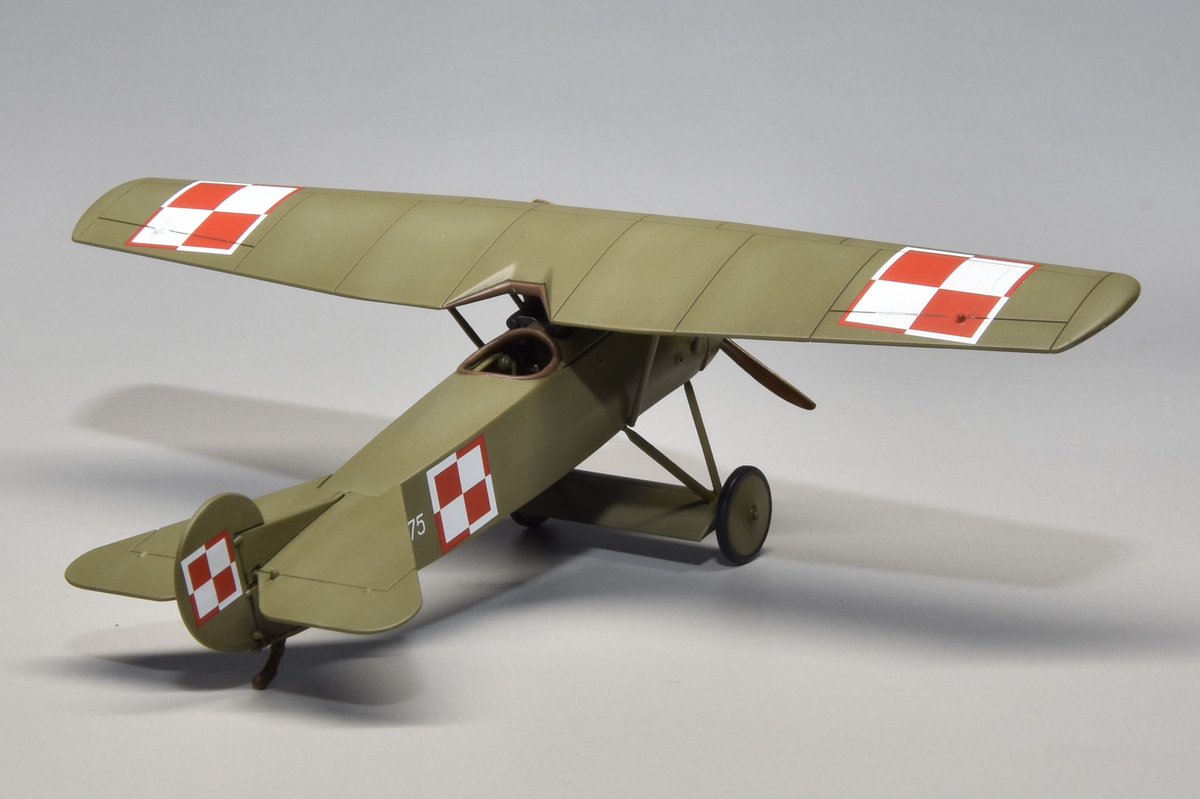 kn20154's tweet image. アルマホビー 1/72 フォッカーE.Ⅴ(D.Ⅷ) 完成しました！
繊細ながら完成後は各部の強度もしっかりとあって良いキットです