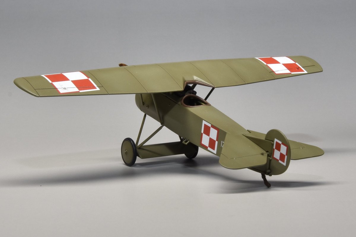 kn20154's tweet image. アルマホビー 1/72 フォッカーE.Ⅴ(D.Ⅷ) 完成しました！
繊細ながら完成後は各部の強度もしっかりとあって良いキットです