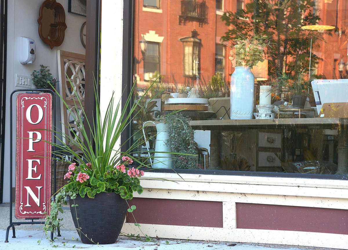 JanelMaysonet's tweet image. Hudson is introducing 8 on Thursdays! 
Shop and dine late, locally! 

ow.ly/Xf04102Ylz8