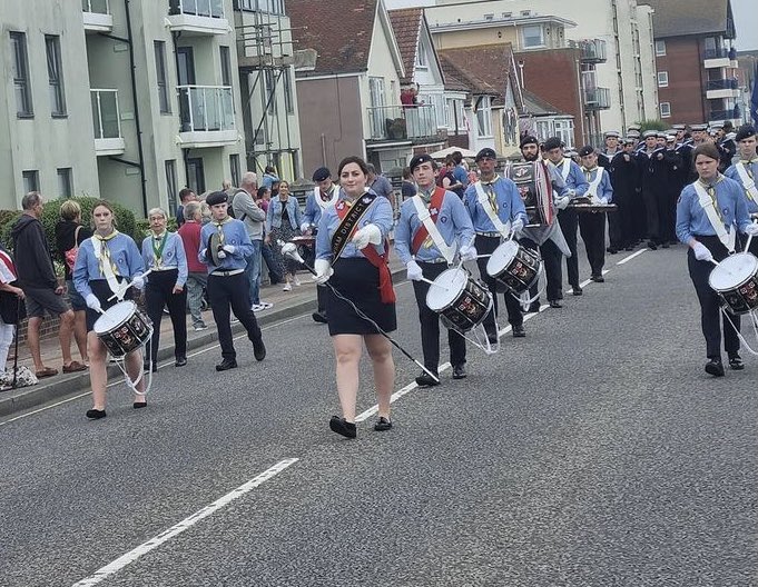 FarehamBand's tweet photo. Yesterday the band took part in the VE parade at Lee On The Solent. What a brilliant parade to be a part of! #farehamscoutband #scouts #marchingband #leeonthesolent #VEparade #hampshirescouts #hampshire #fareham #scoutband https://t.co/Ug9v8hCu5X