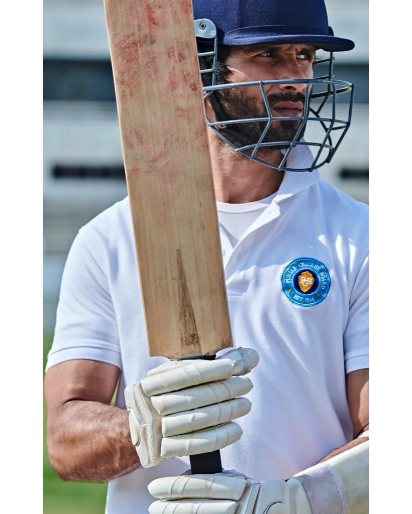 shahidkapoor's tweet photo. Jersey.Releasing in theatres on 31st December 2021. This one is the most special yet. Can’t wait to share it with you all. https://t.co/y7t7HJkyGI