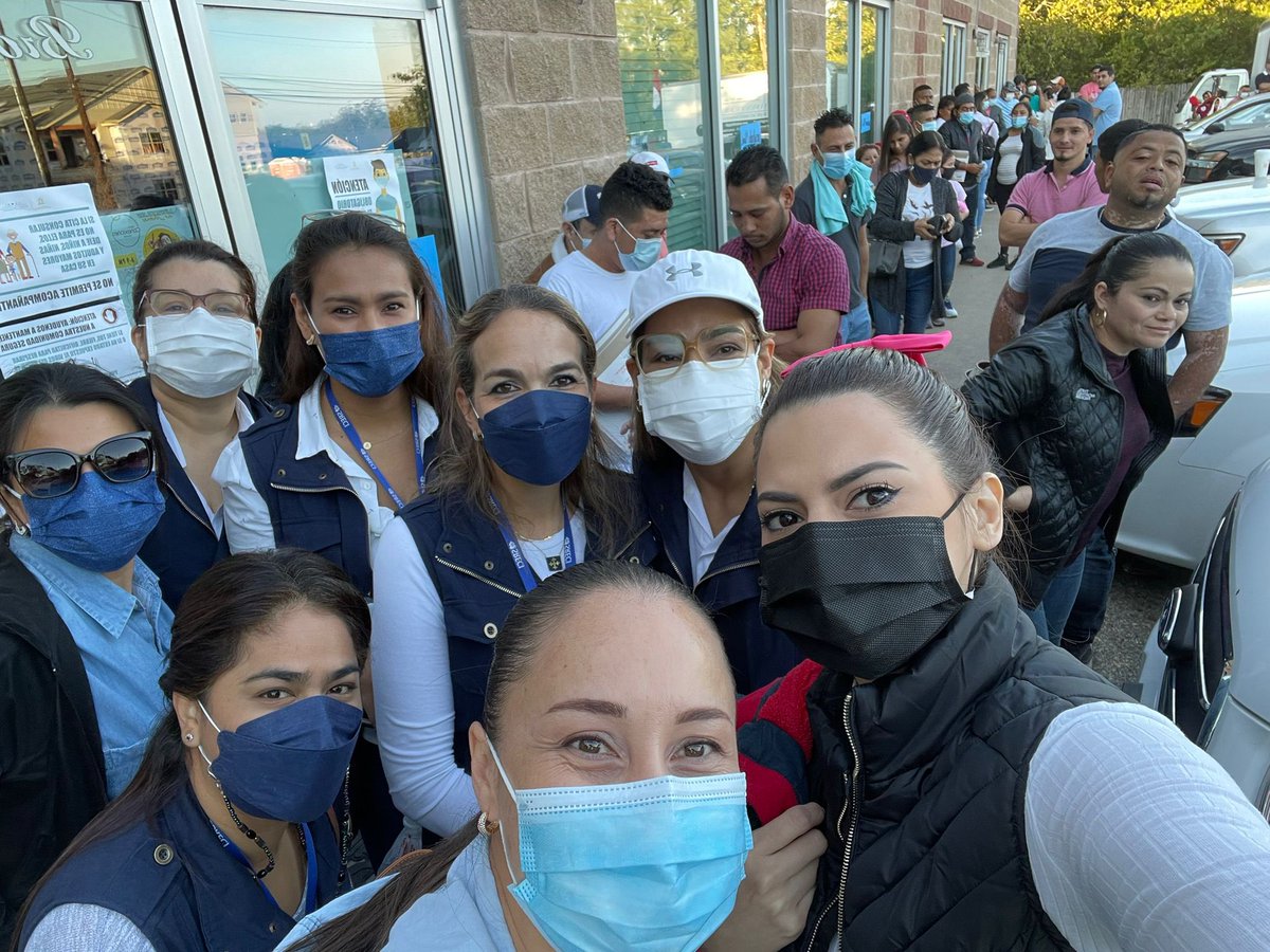 HoustonHonduras's tweet photo. Iniciando nueva jornada de consulados móviles mundial. Listos para servir a nuestra comunidad de Austin, Tx. #AccionconsularHN #MasCercaDeTi #48ciudades #BicentenarioHonduras https://t.co/f9PdPtISP3