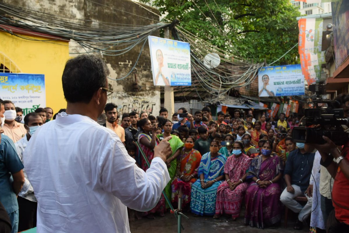 FirhadHakim's tweet photo. Bhabanipur will ensure that Bengal will continue its journey to glory under the capable leadership of my leader @MamataOfficial 
Sharing a few glimpses from today's interactions 

#mamatabanerjeeforbabanipur #MamataBanerjee https://t.co/cuqjNbA9c7