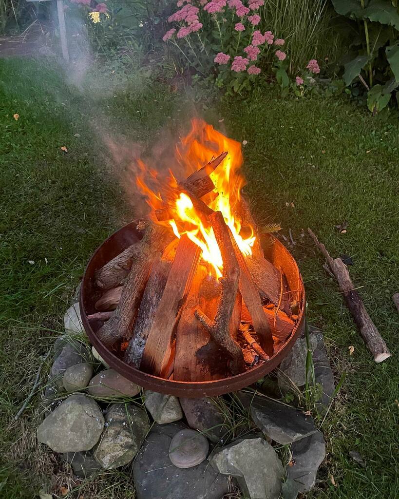 muz4now's tweet photo. Fall Flames
#fire #autumn #muz4now #kettle #firekettle #campfire #camping #blaze #fall #nyfall https://t.co/F9PdwGnaC6 https://t.co/fwaUiKTv2g