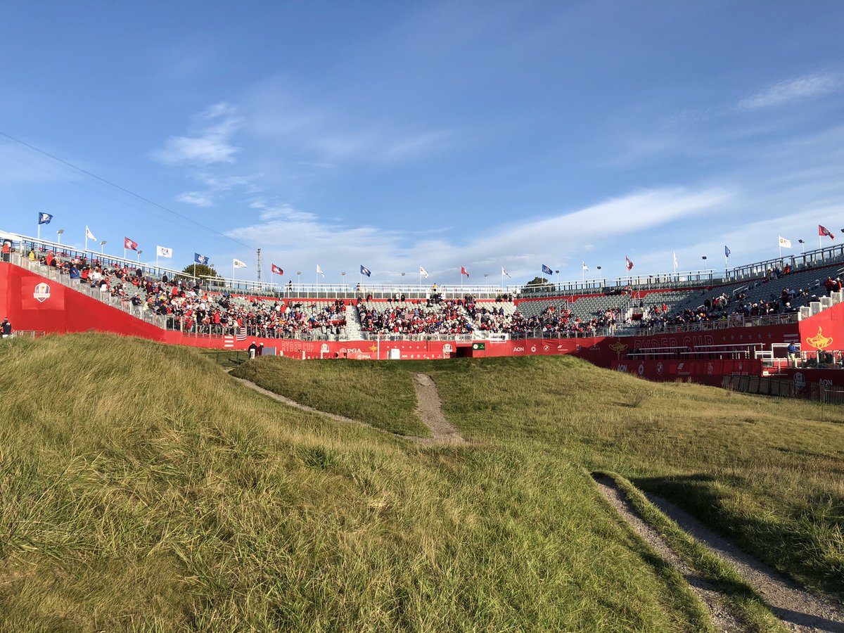 Hello Friends. Happy Sunday from the 1st tee at #WhistlingStraits It’s just beginning to fill up. 🇺🇸 ⛳️ #RyderCup