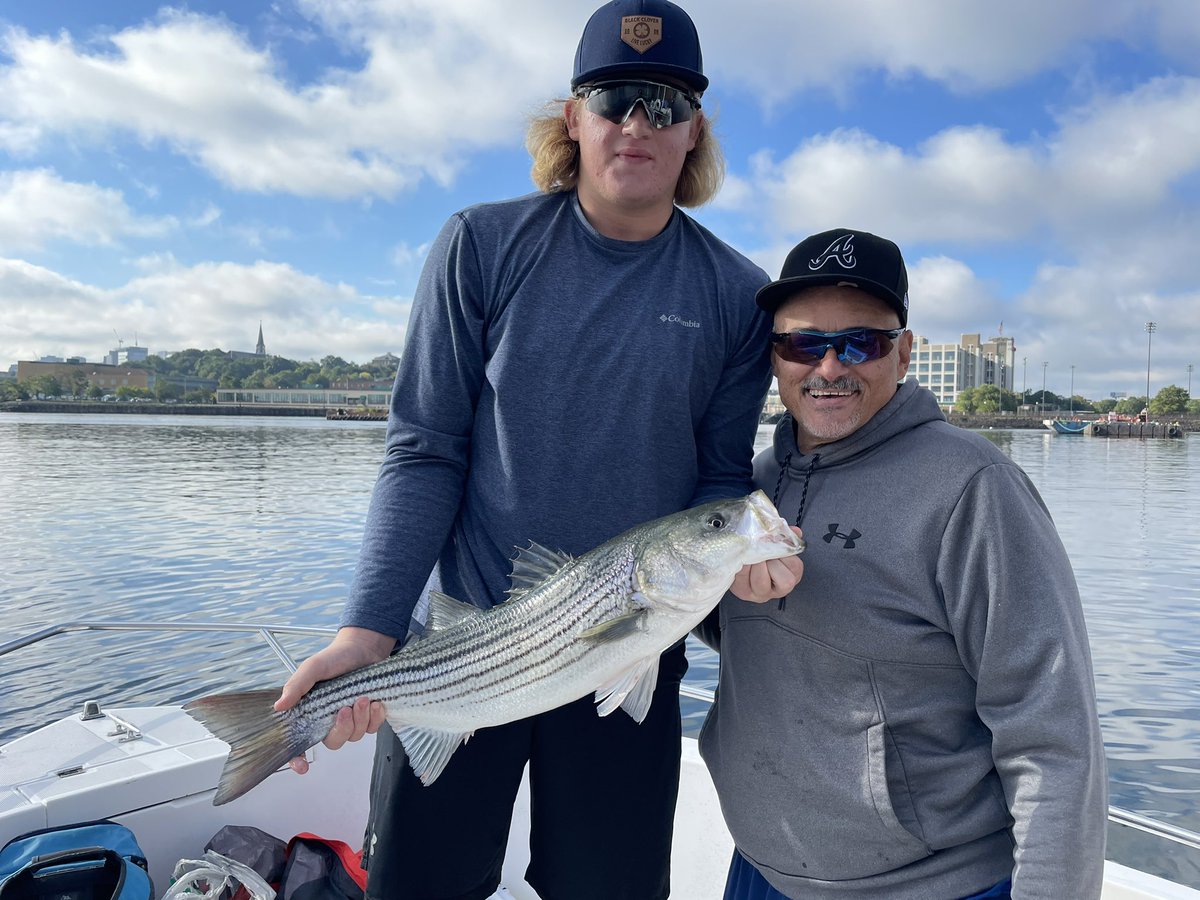 coachalex28's tweet photo. First Catch of the Day Let’s Go 28” Stripper 🎣🛥🐠🐟 https://t.co/EJlstoHm5f