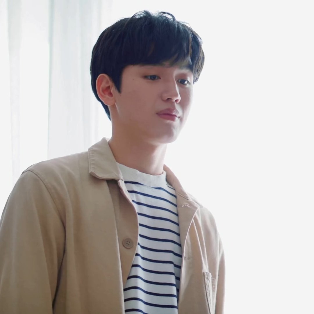 grldstvs's tweet photo. #PutYourHeadOnMyShoulder2021  Thai ver ep1

Unlike the original Chinese plot, this one is quite fast. As if two eps were put into one. But the light tone is still retained.

Anyways, @Chimonac is back on the screen after the success of The Gifted Graduation last year. 🍀 https://t.co/0zg9WFwXTe