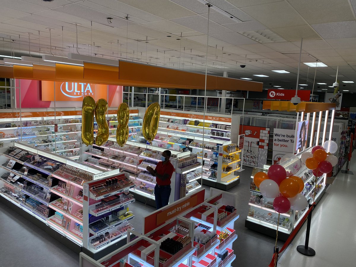 tmeames76's tweet photo. The partnership dreams are made of!!! #UltaatTarget #launchday #Target #T1280 @RicaDevas @jackson1_jason @JasperDuberry1 https://t.co/80Wbvh5XPP