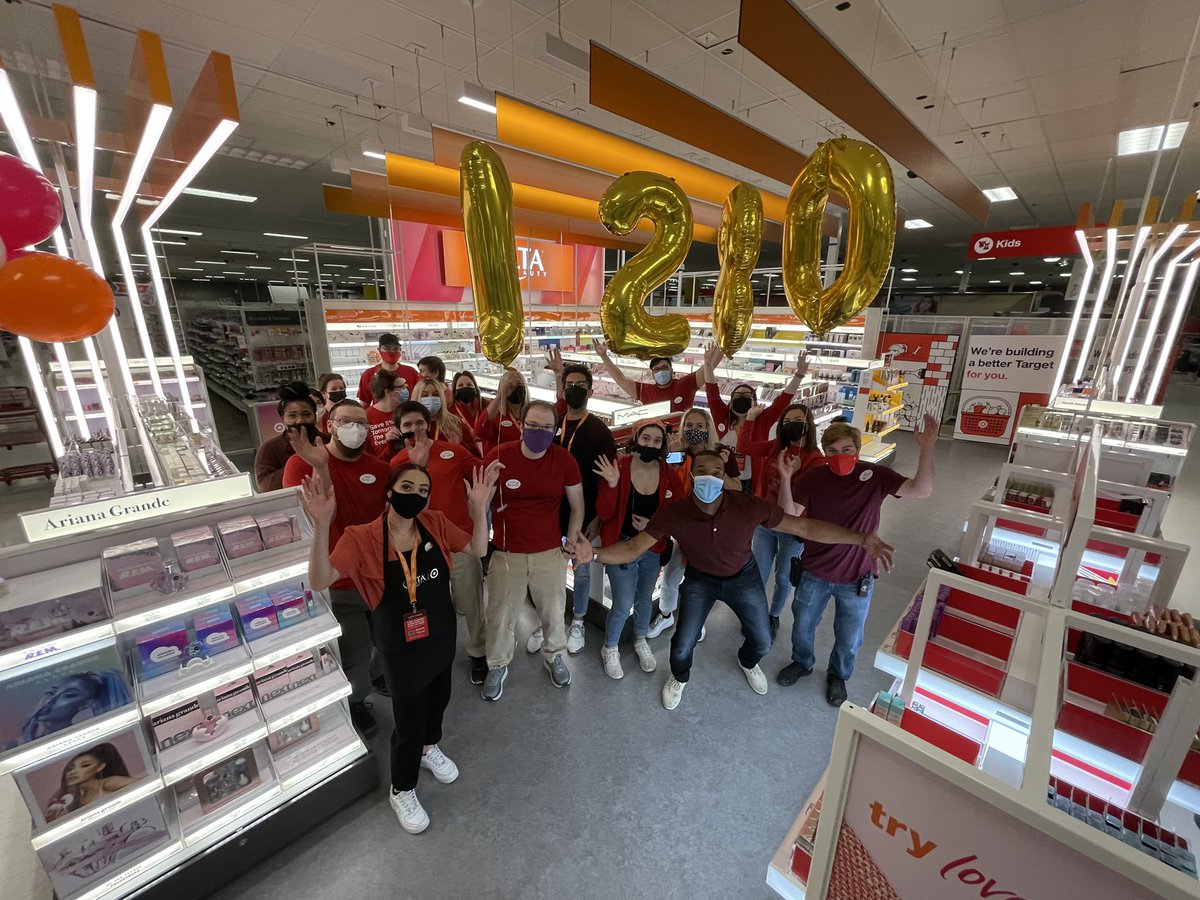 tmeames76's tweet photo. The partnership dreams are made of!!! #UltaatTarget #launchday #Target #T1280 @RicaDevas @jackson1_jason @JasperDuberry1 https://t.co/80Wbvh5XPP