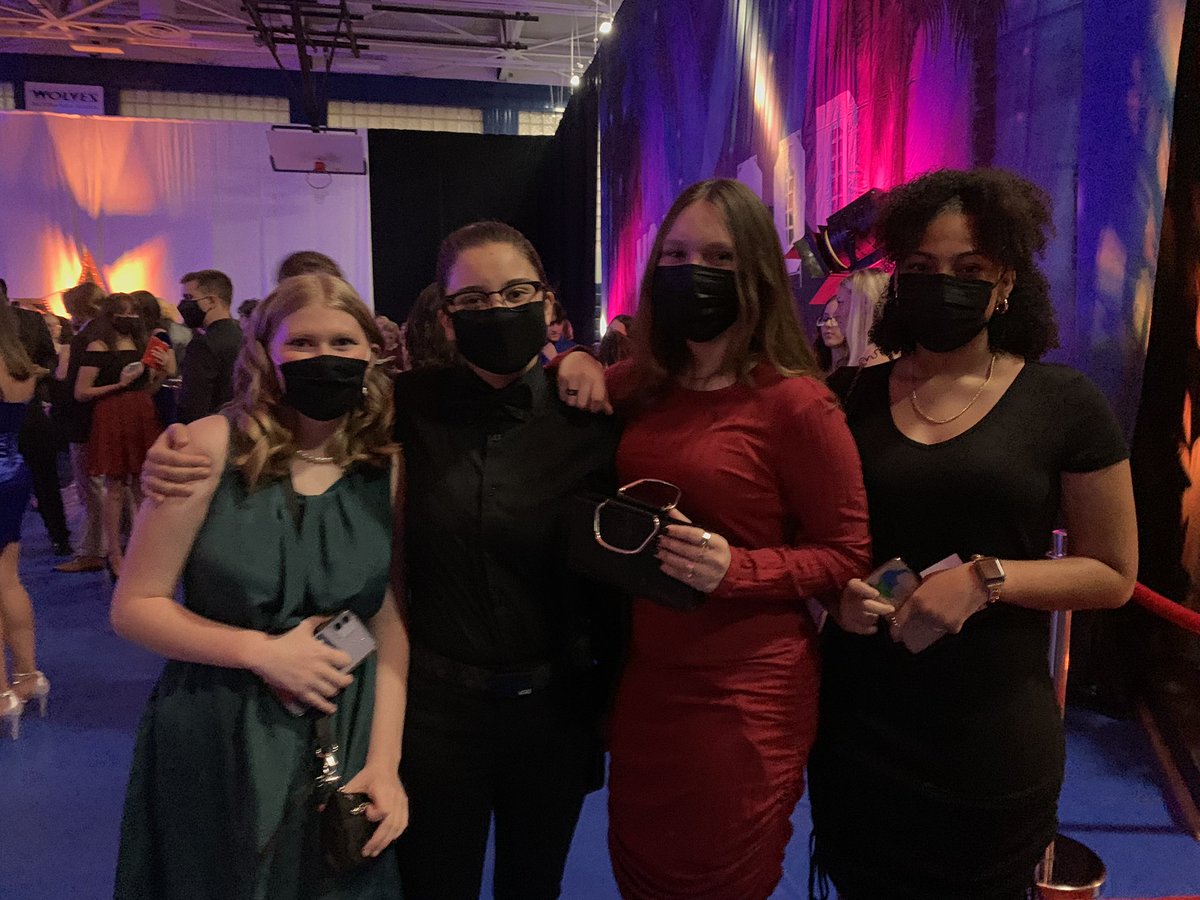 DHSWolves2025's tweet image. Class of 2025 rocked their first Homecoming! Such a fun night filled with smiles, laughs and awesome dance moves. These freshmen are awesome!🐺💙✨