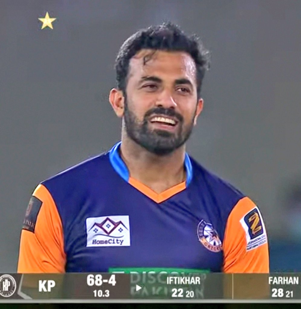 MahrukhIkram90's tweet photo. Superb Performance Champ 💥💯
3 Wickets 20 runs 3 overs 👏🏻
@WahabViki
#WahabRiaz #NationalT20Cup #KPvsCP https://t.co/rhLxp9TT1u