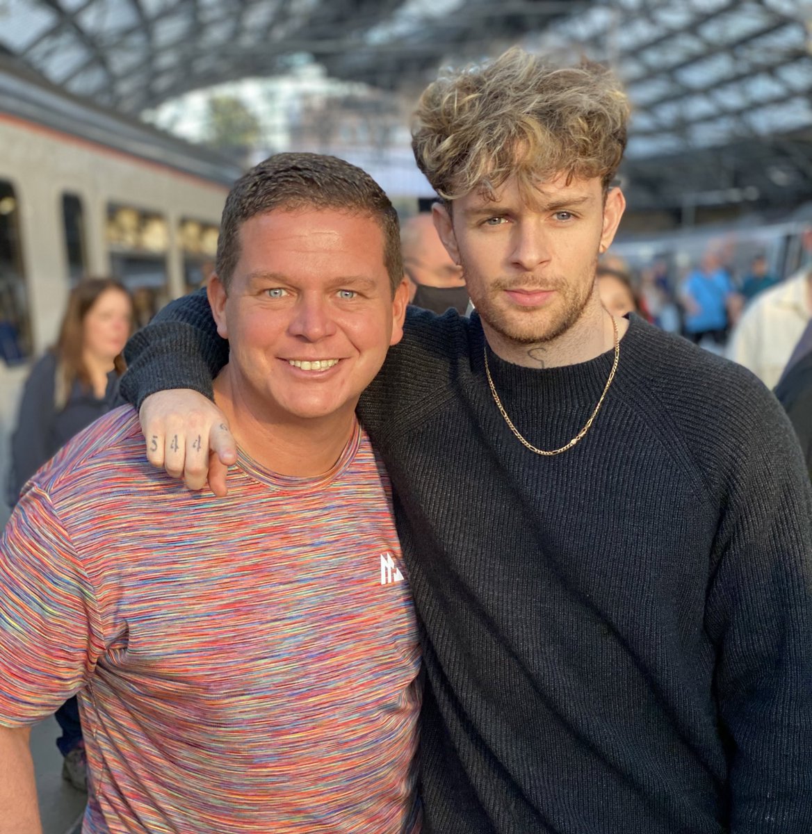 BUSAPAR3's tweet photo. All about #tomgrennan tonight! 🎤 #everingroad #littlebitoflove #byyourside #letsgohometogether @Tom_Grennan https://t.co/NrGgJMcxcp