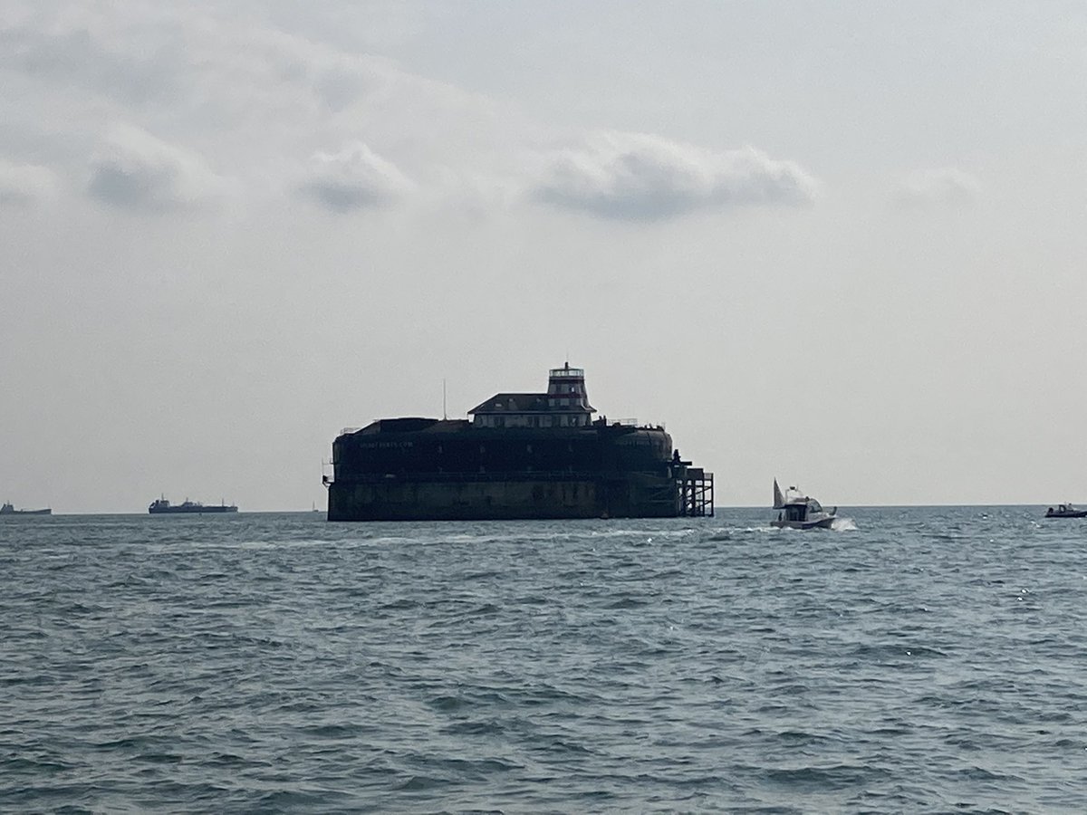 acumpstey's tweet photo. Great little #sail across the #Solent moving the lovely #Moonpath to her new home for the #Winter
Surprisingly quiet for a #sunny Sunday & #downwind all the way!
#bucklershard #beaulieu #river #spitbank #fort #sailing #goosewing #mindtheferry #haylingisland #chichesterharbour https://t.co/shLc8ZemXi