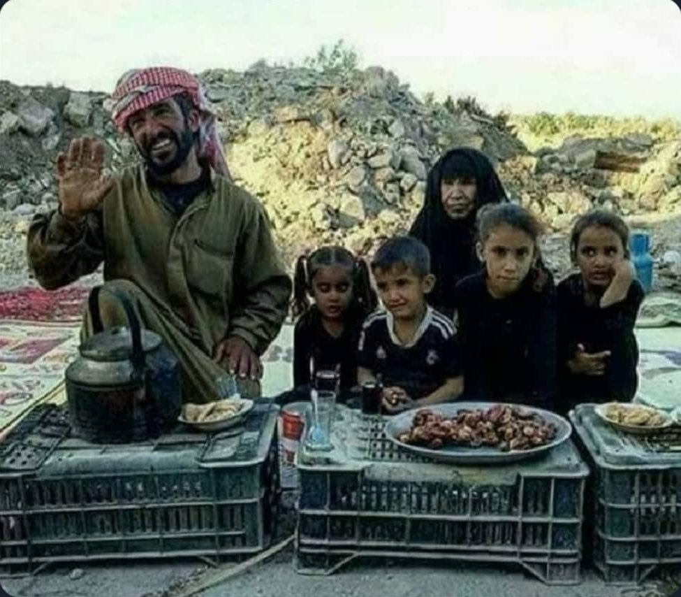 mohammed_na_jf's tweet photo. توو اینجور موکب‌ها دنبال امام زمان بگردید..
#Arbaeen2021 https://t.co/PLilNqQ0Ex