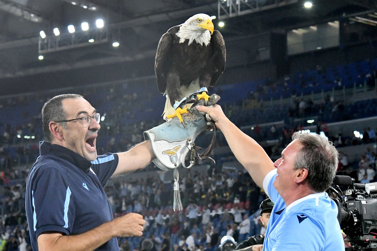 goal's tweet photo. This is how you celebrate a derby win! 🦅 https://t.co/R1ZWlhj9sg