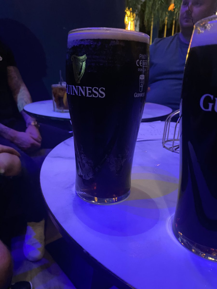 Roostar_'s tweet photo. @shitlondonguinn metropolitan Glasgow https://t.co/dpgdHtHjd7