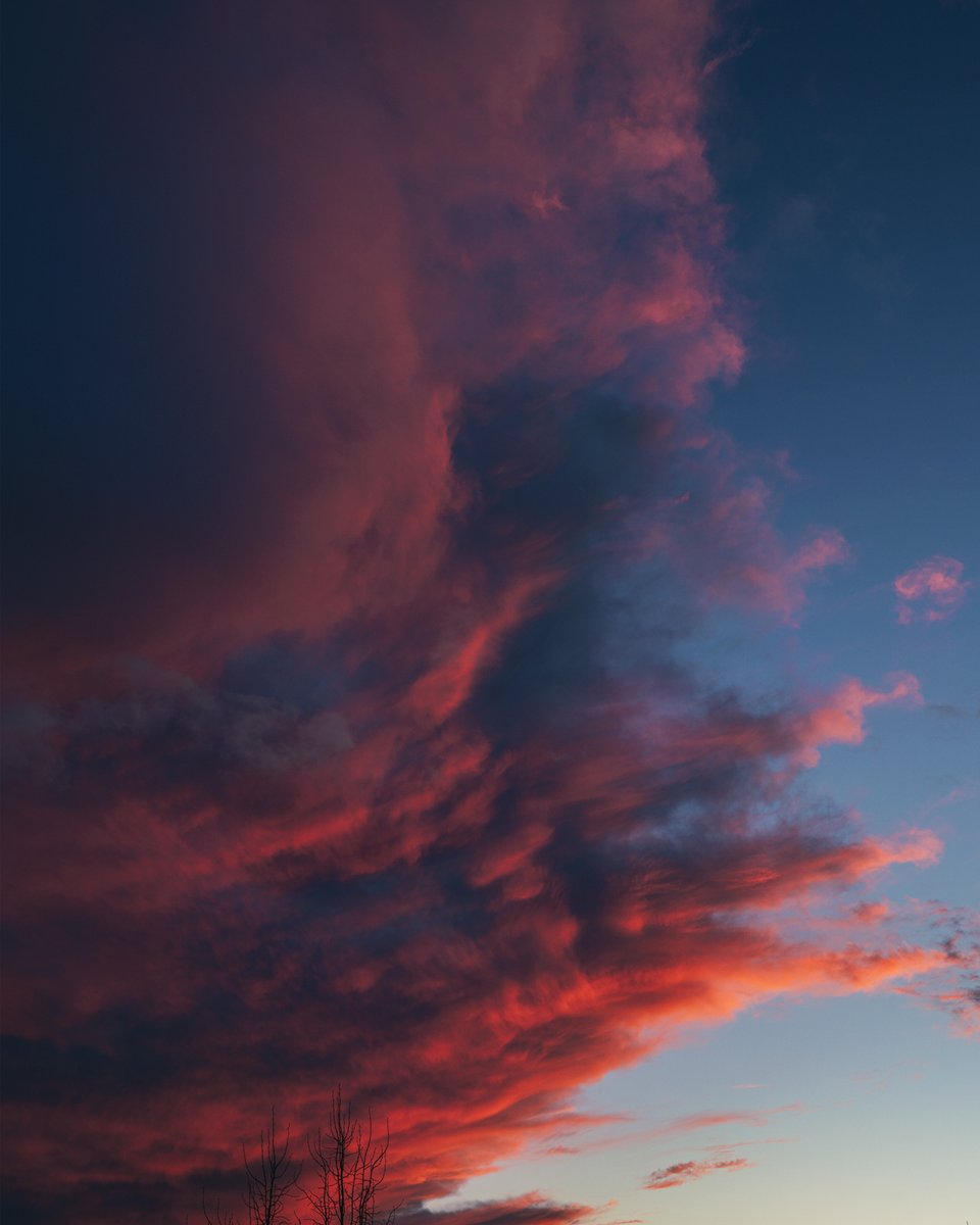 kaiyhun's tweet photo. Anyone else have a soft spot for clouds? https://t.co/x7DzQsrhk8