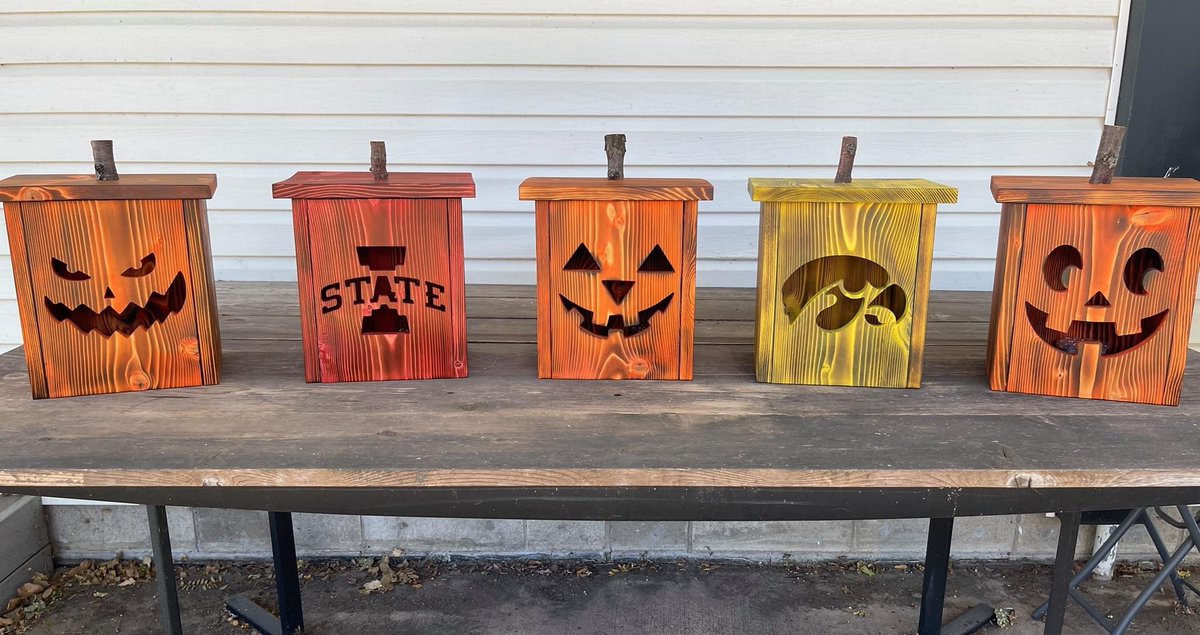 515Woodcraft's tweet image. Here they are! Our wooden Jack-O-Lantern pumpkins are ready and posted! These feature 5 different “faces” and come with an indoor/outdoor LED remote control light to light up the night this Halloween season! Get yours ordered today! 🎃🎃🎃🎃🎃

515woodcraft.com/collections/ja…