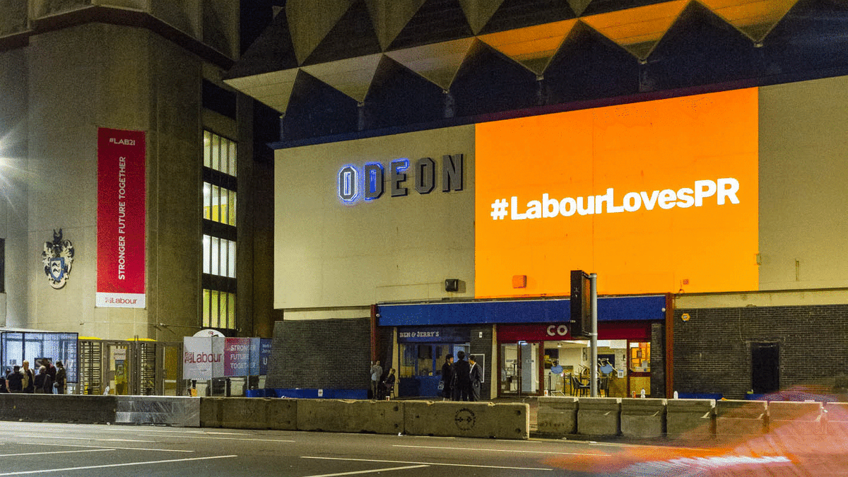 FWDDEM's tweet photo. 83% of @UKLabour members say the party should back #ProportionalRepresentation
And the country needs it if we're going to transform our politics with true representation from our communities.
The country needs PR, and #LabourLovesPR
#Lab21
👉 https://t.co/epffCtkT3j https://t.co/oaodUaQwGc
