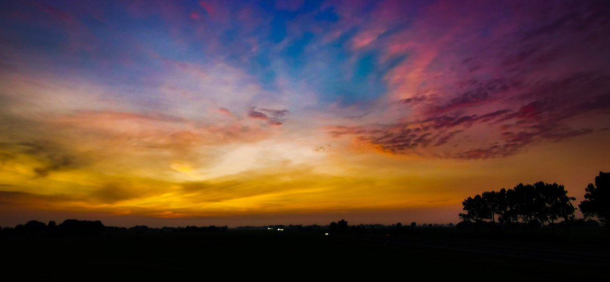 Weer kleurrijke lucht vanavond #sneek