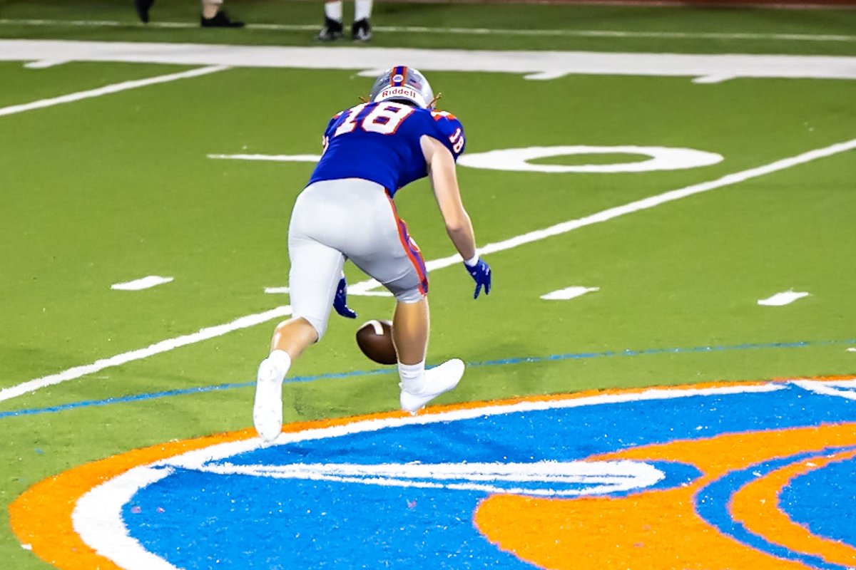 kentberry85's tweet photo. ⁦@Bolles_Football⁩ Trey Turney showing some moxie on Punt Returns. ⁦@TurneyRuss⁩ ⁦@KelliTurney⁩ ⁦@TreyTurkey⁩ https://t.co/vJBi0l4nPh