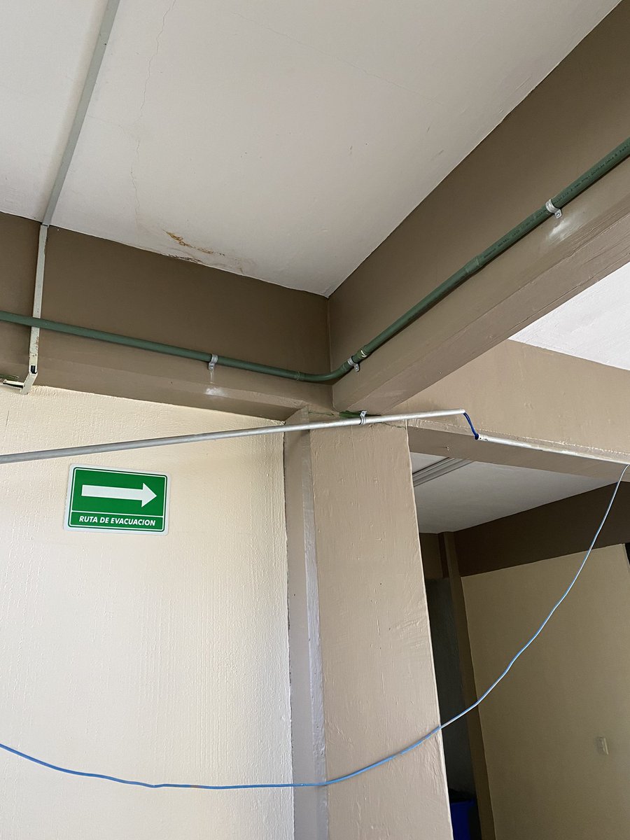 Perez20Israel's tweet image. Cambio de gabinete, arreglo de cableado y re conexión de fibra óptica   ventas@percommx.com