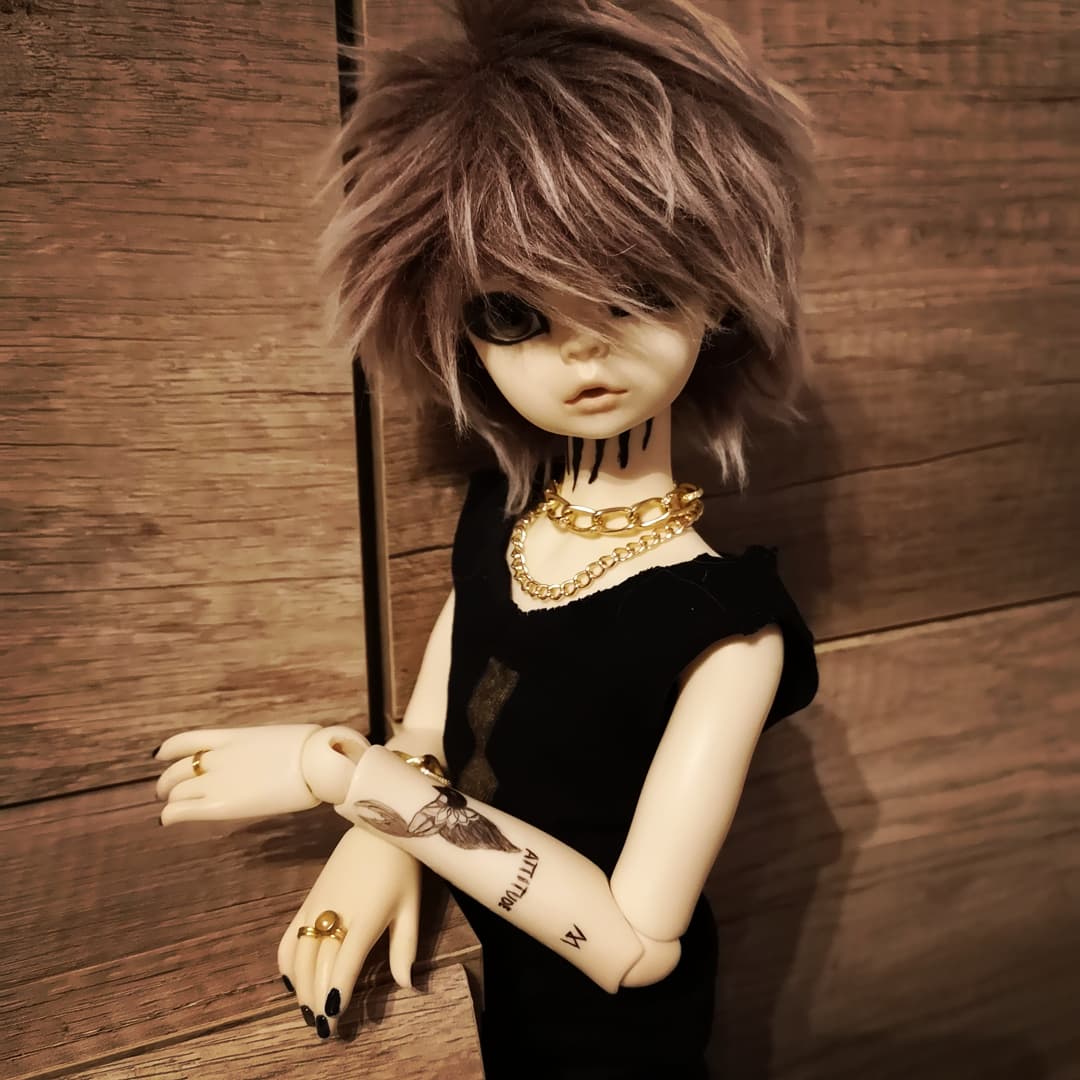 Mimi_Miruki's tweet photo. Today I continued with Nori's tattoos.
I'm not that good in drawing, but it turned out very nice ❤️

#bjd #bjddoll #bjdboy #bjdmsd #bjdjewelry #dollzone #dollzonebjd #dollzonejade #dollphotography #bjdphotography #bjdtattoo #bjdinstagram #thegazette #ruki #takanorimatsumoto https://t.co/z9pAmAPDLa