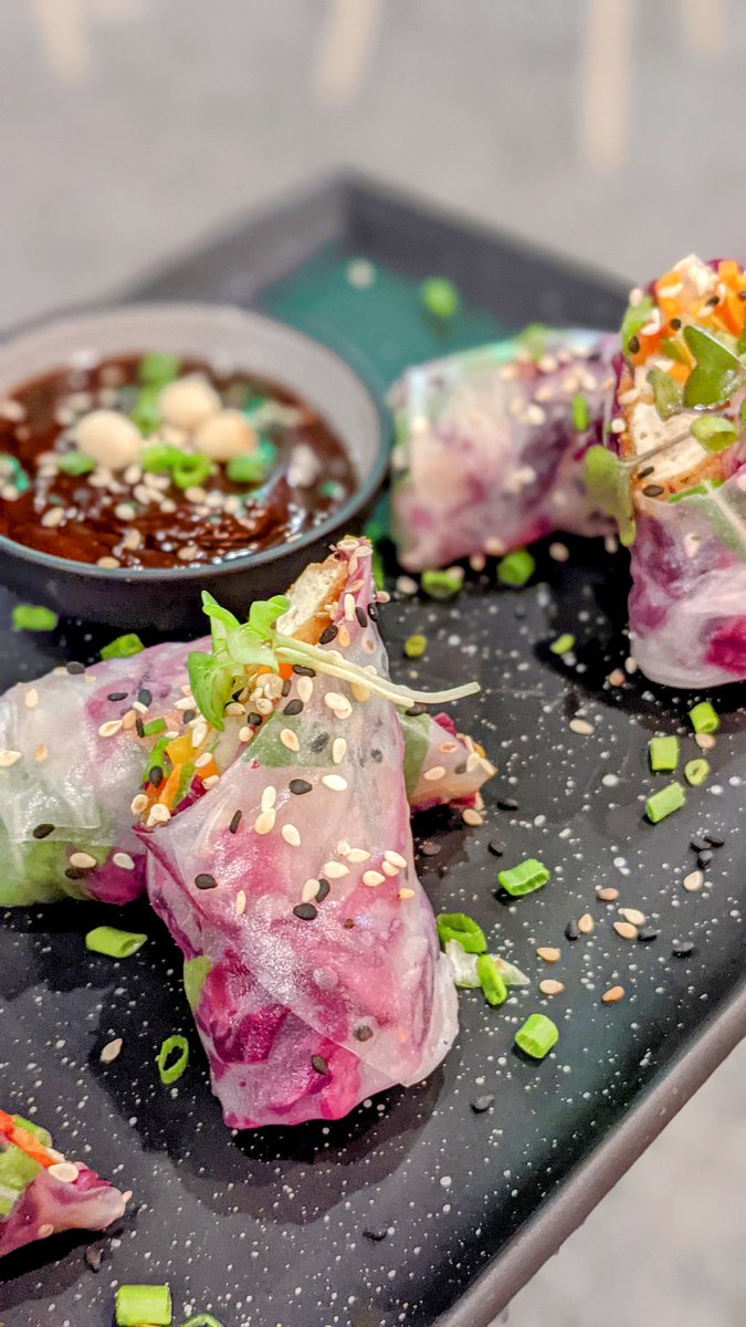 sankalpfoodie's tweet photo. Summer Roll, which is a Chilled rice sheet roll stuffed with fresh veggies and crispy tofu served with Peanut butter sauce… 😋
@vegan @TheVeganSociety @madebygoogle
#ewoke #vegan #Veganism
#eatright #eathealthy #teampixel #pixeled #googlepixel #iSankalp #Pixel5 #Sankalp https://t.co/ndqV4xyqnV