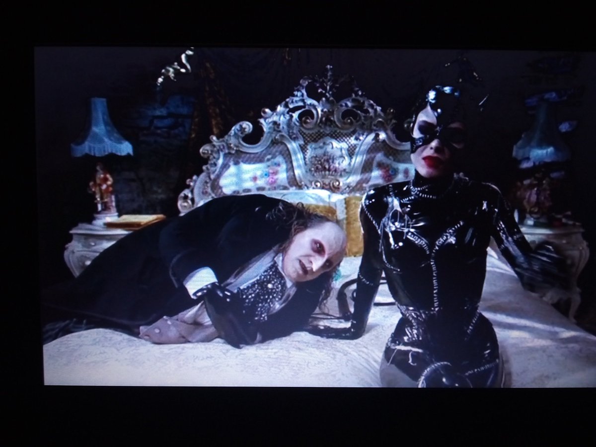 scottysmithmate's tweet photo. For the first time in a very long time I'm watching #Batman returns on @paramountplus I've not seen since movie since I was 7 or 9 years old it feels good to watch it again!!! #DCNerd #CATWOMAN #ThePenguin #BatmanDay 🐧🎩🐧🎩 https://t.co/iQp2vyiP3A
