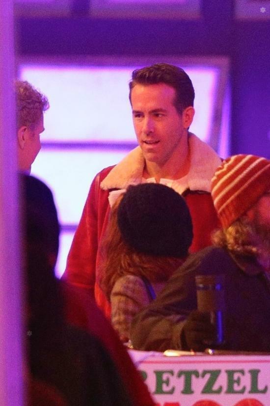 iheartryanabel's tweet photo. Ahh omg new photos of @VancityReynolds and #willfarrel in Spirited Ryan is so fucking cute!!!😭🥺😍❤ https://t.co/RVsgVmHaBL