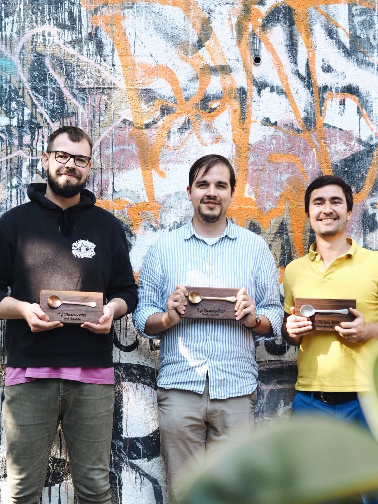 Meet the Czech Cup Tasters Champions 2021 ☕️🎉

🥇Jakub Hartl
🥈Lukáš Zugar
🥉Vlasto Bartoška

Congrats and see you all soon! #europeancoffeetrip 📸 <a href="/SCA_CR_Spolek/">SCA ČR & Spolek výběrové kávy</a>