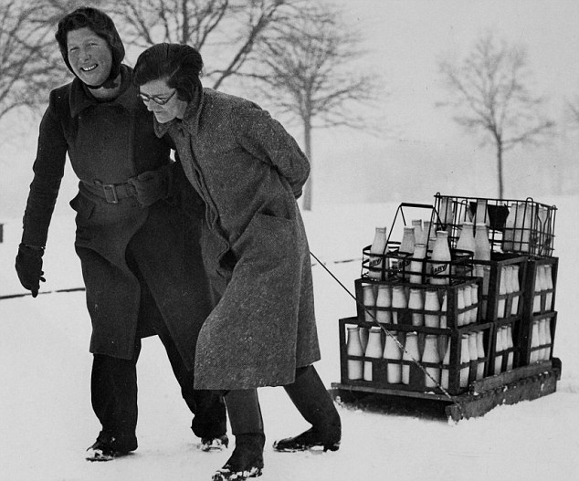 christheeagle1's tweet photo. Pictures from 1947, helping us prepare for winter 2021! #WhatProgress? https://t.co/a83Ag9lJTW