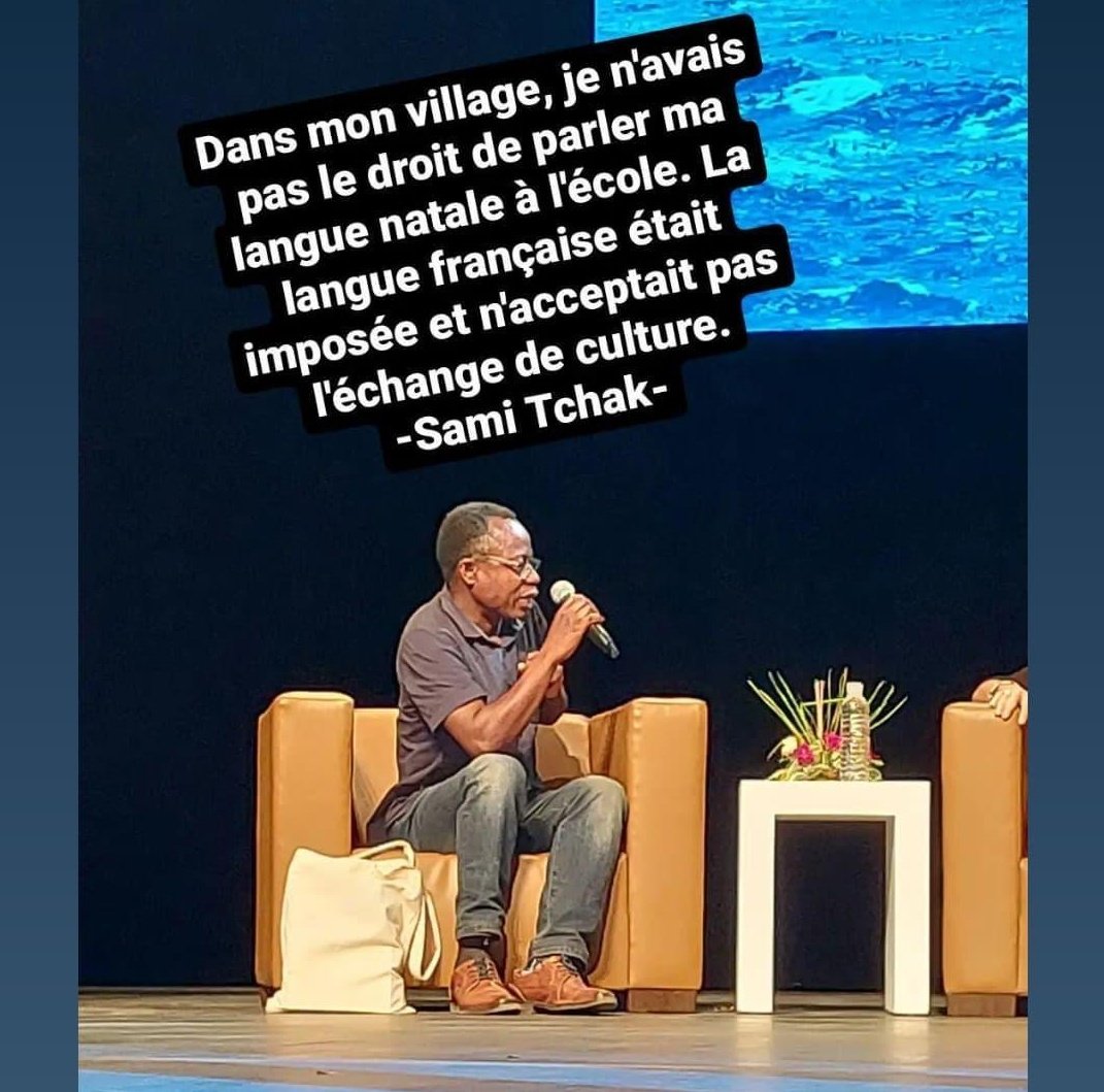 "Dans mon village, je n'avais pas le droit de parler ma langue natale à l'école. La langue française était imposée et n'acceptait pas l'échange de #culture", Sami Tchak au Congrès mondial des écrivains en #languefrançaise

#CongrèsTunis21 #SamiTchak