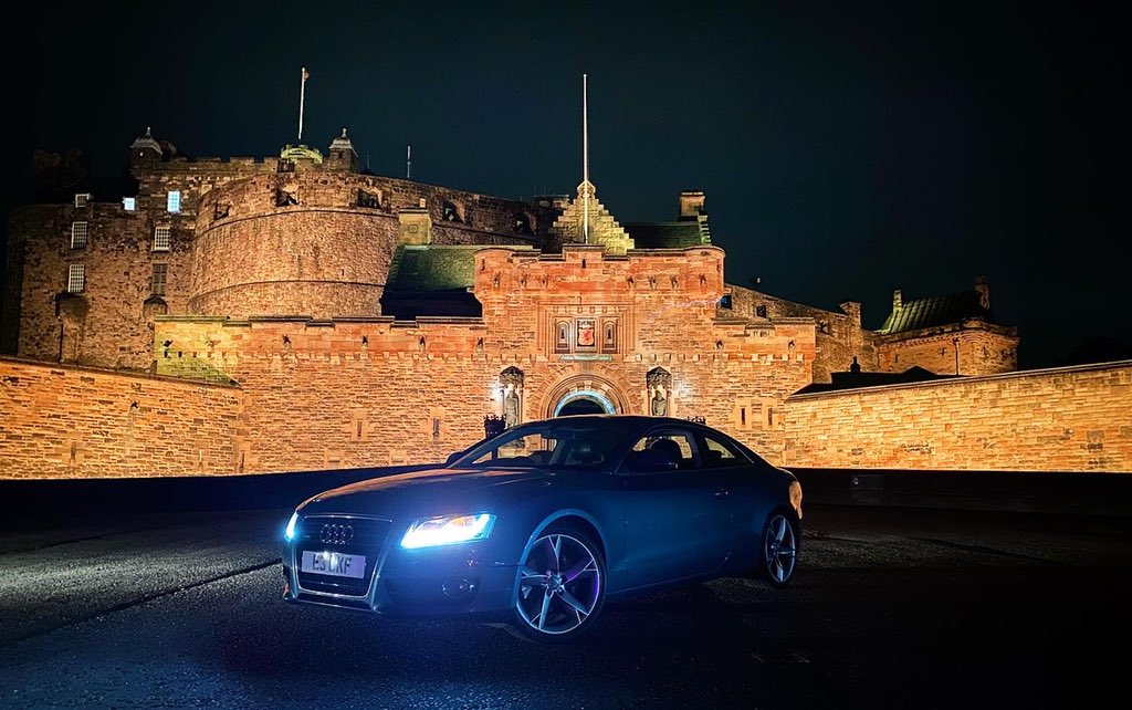 scoobyjaim555's tweet photo. Last night was amazing! Went out with the boys up to Edinburgh Castle to take snaps of their cars. https://t.co/Zhi8Tj4ELk
