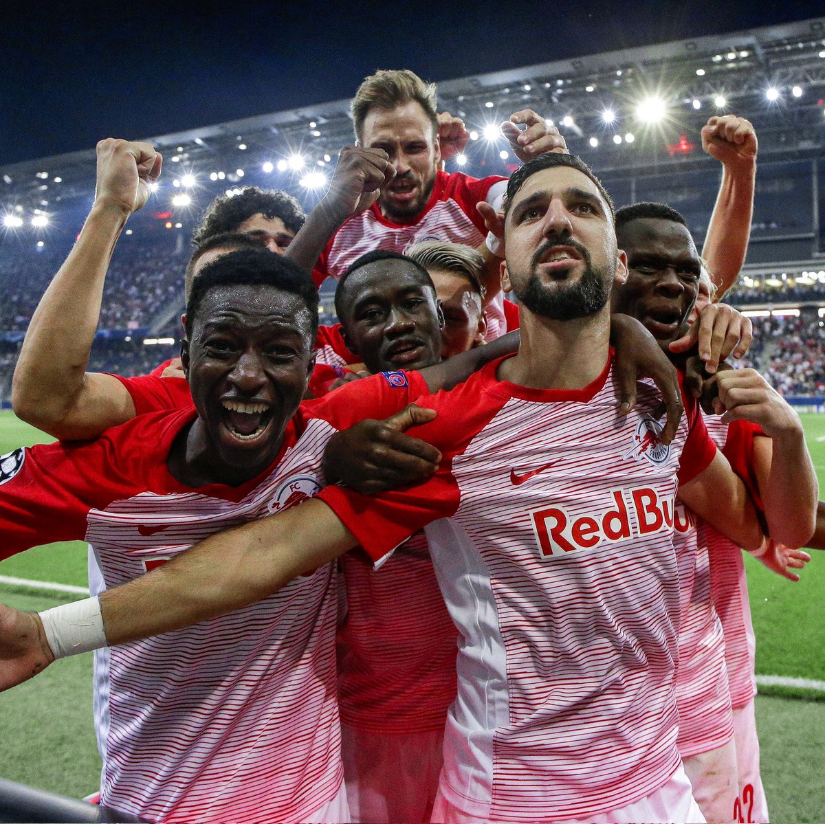 🐂 ¿Quieres crear un equipo de Red Bull en Modo Carrera FIFA 22?

Os dejo por aquí un hilo que os sirve para cualquier RB que quieras crear, independientemente del país