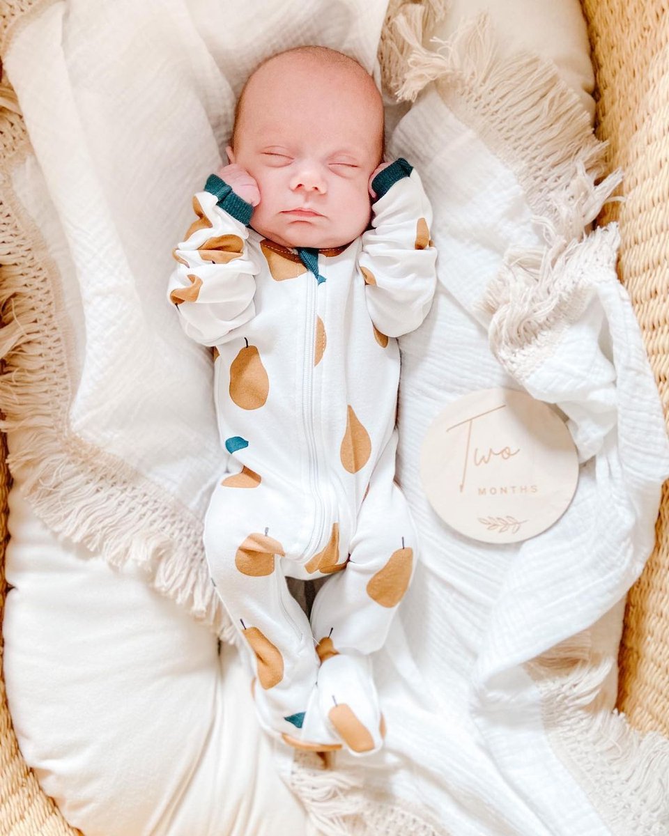 _zippyjamz's tweet photo. This little one looks angelic in our "You're Pearrrific" jammies! 🌟😇

(📸: @ashleyannamarieperrier via IG)
#ZippyJamz #BabyFashion #BabyStyle https://t.co/fJrEN6knrj