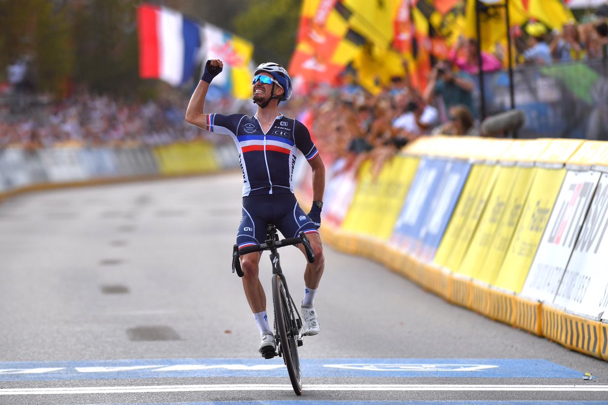 soudalquickstep's tweet photo. All hail King @alafpolak1 🌈
#Flanders2021
Photo: @GettySport https://t.co/cFzoJOR8Qr