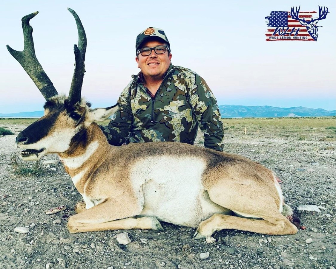 SPORTSMANchnl's tweet photo. Congratulations to Doug on a GIANT antelope that breaks 17"!!! Great goat shared by Wade Lemon Hunting

Have you ever seen a speedgoat this BIG???

#IAMSPORTSMAN #hunt #hunting #antelope #antelopehunting #speedgoat #wadelemonhunting #huntutah https://t.co/0JFVRm9bcX