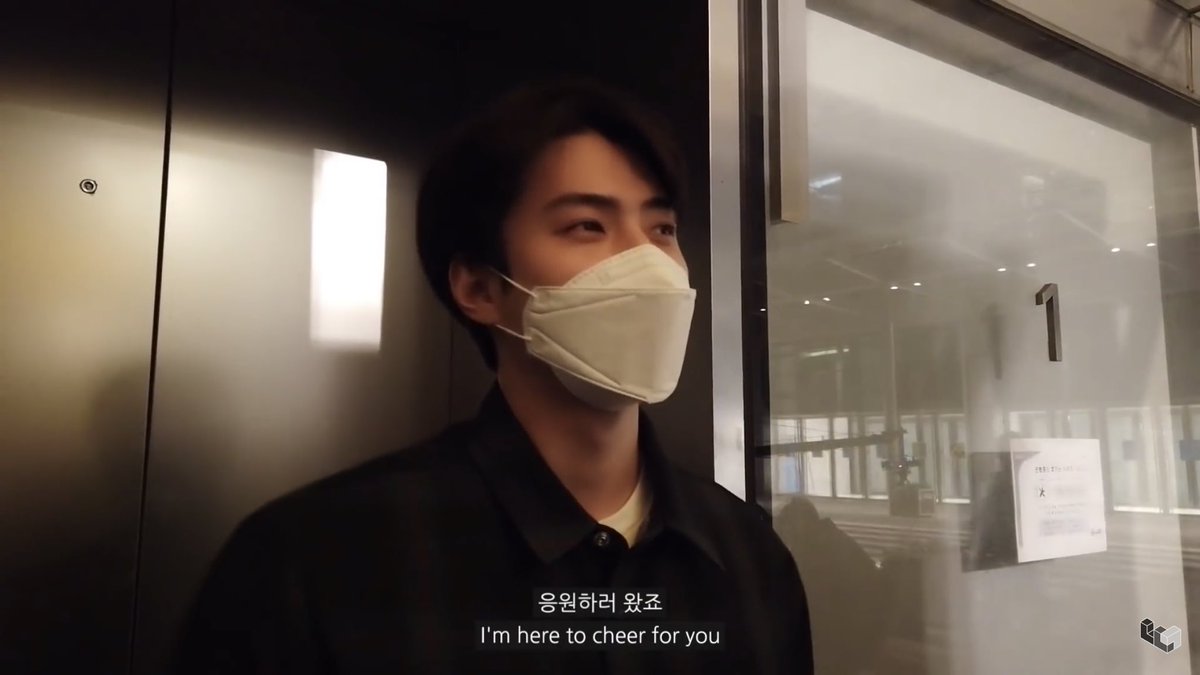 oshcuddles's tweet photo. SEHUN WENT TO THE SET OF “TOMORROW” TO SUPPORT CHANYEOL. THE BEST DUO 😭🥺 https://t.co/EHTuyJPRxb