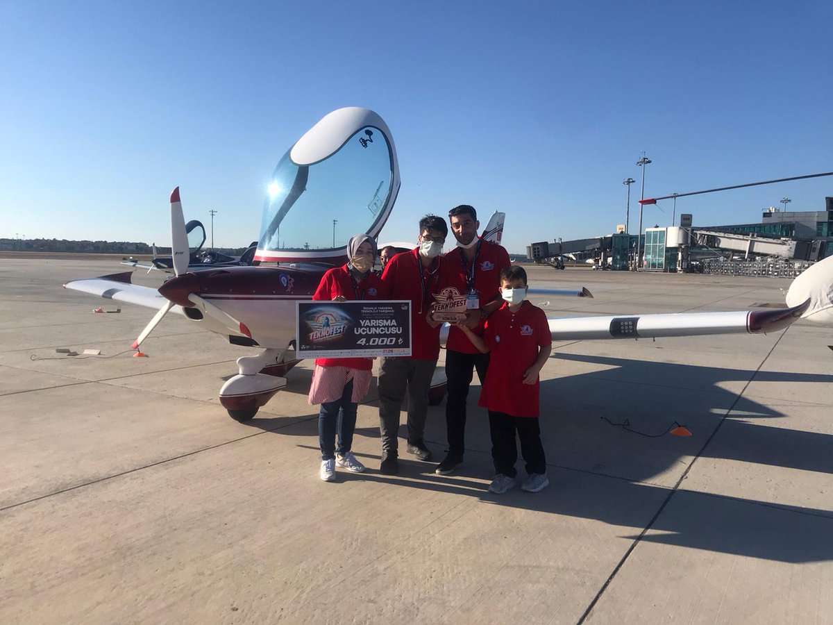 Muş ilimizi temsilen Bilim Avcıları Takımımız, #TEKNOFEST2021"İnsanlık Yararına Teknoloji Engelli Dostu" kategorisinde Türkiye 3.sü oldu. 
Bizlere bu gururu yaşatan öğrencilerimizi ve öğretmenlerimizi tebrik ederiz. <a href="/aebilgili/">Ahmet Emre Bilgili</a> <a href="/fehmirasimcelik/">Fehmi Rasim Çelik</a> <a href="/tcmeb/">Millî Eğitim Bakanlığı</a>  <a href="/EnverkV/">Enver KIVANÇ</a> <a href="/Selcuk/">Selçuk Bayraktar</a>
<a href="/teknofest/">TEKNOFEST</a>