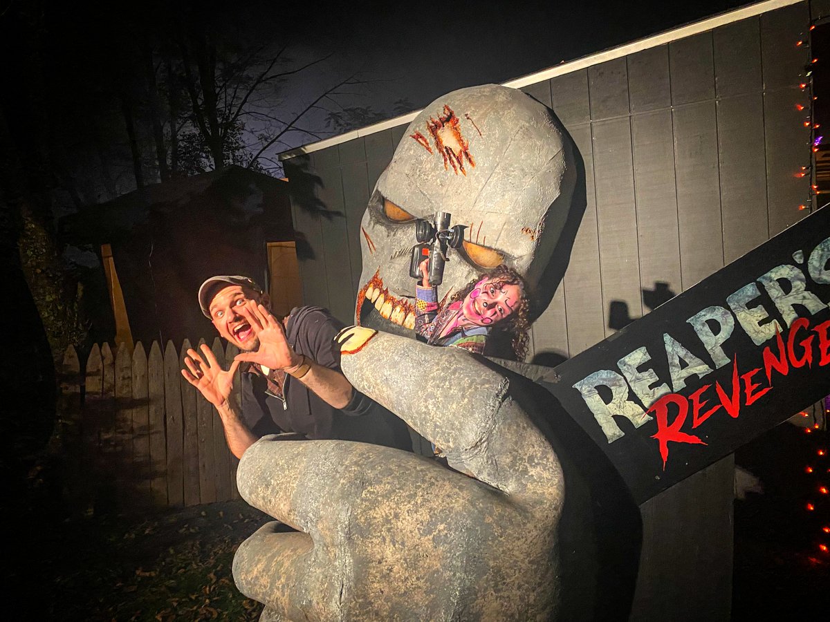 Queue actors are the unsung heroes of any haunted attraction, and the actors at <a href="/ReapersRevenge/">Reaper's Revenge Haunted Hayride & Attractions</a> are simply the best.

#Haunt #Reapersrevenge