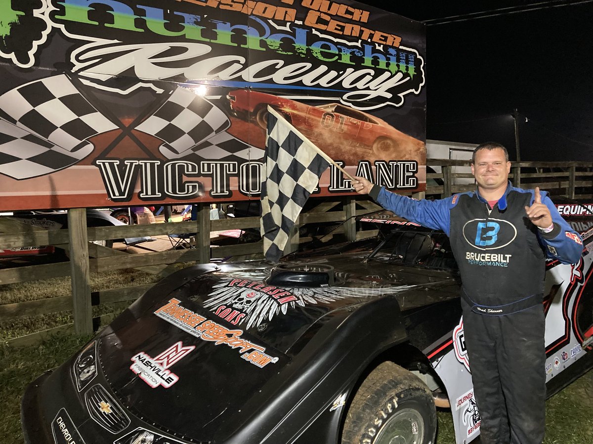 Casey_Shacklett's tweet image. Got Up On The Wheel Last Night 🏁 Skinner Nation Out In Full Force / Thanks To All Our Sponsors For Making It Happen! ⁦@BradSkinner17⁩ ⁦@gtwyfranklin⁩ ⁦@PetePeteh⁩ ⁦@Capthood14⁩ ⁦@TnSpeedSport⁩ ⁦@VincentGuliani⁩